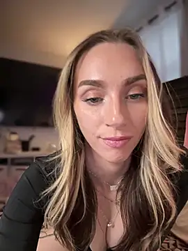 Snapshot of BrattyBae_xo chatting on January 15, 7:50 pm BrattyBae xo online show from January 15, 7:50 pm