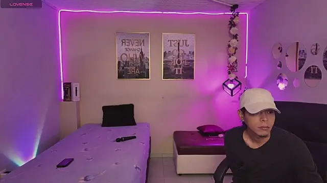 KokoAndRin online show from February 9, 3:45 pm