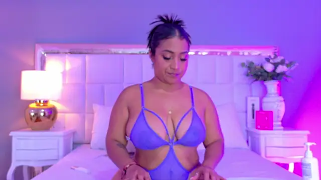 KateVenegas online show from October 15, 8:09 pm