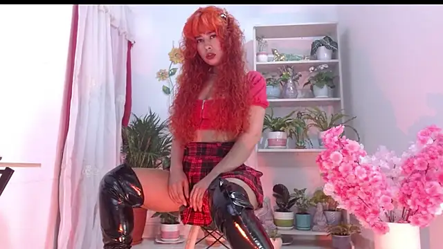 Snapshot of misspandora_ chatting on September 19, 1:12 pm misspandora online show from September 19, 1:12 pm