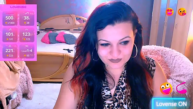 Snapshot of Ariellefoxy chatting on February 9, 8:13 pm Ariellefoxy online show from February 9, 8:13 pm