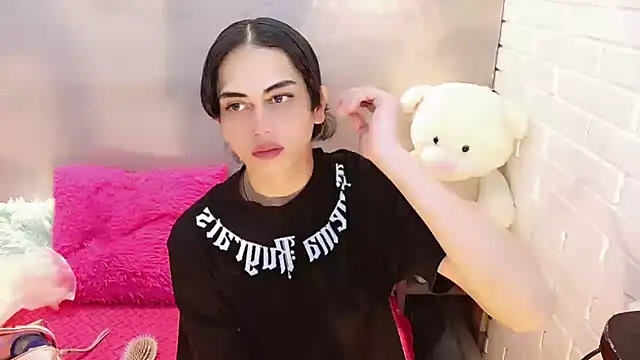 Daniela Pink  online show from October 23, 7:45 pm