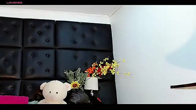 Snapshot of Daniela_Pink_ chatting on June 17, 7:48 pm Daniela Pink online show from June 17, 7:48 pm