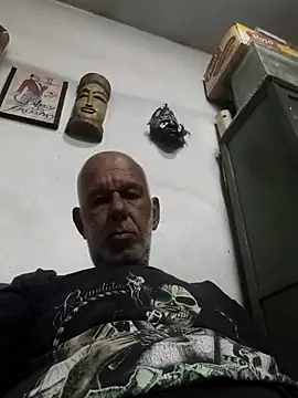 Snapshot of FabiQuilmes chatting on April 26, 2:31 am FabiQuilmes online show from April 26, 2:31 am