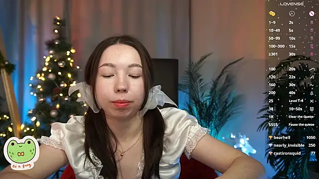 Snapshot of Sarah_Son chatting on December 24, 8:44 am Sarah Son online show from December 24, 8:44 am