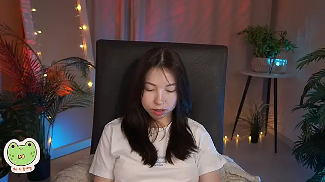 Snapshot of Sarah_Son chatting on January 27, 8:51 am Sarah Son online show from January 27, 8:51 am