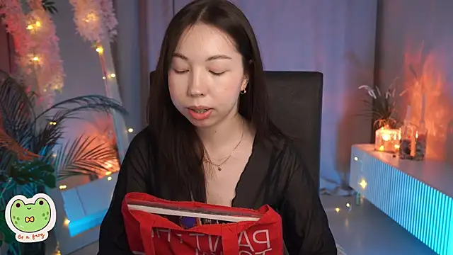 Snapshot of Sarah_Son chatting on February 25, 6:03 am Sarah Son online show from February 25, 6:03 am