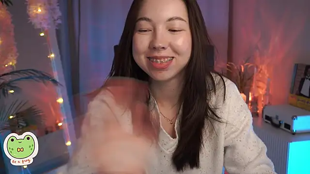 Snapshot of Sarah_Son chatting on February 26, 11:41 am Sarah Son online show from February 26, 11:41 am