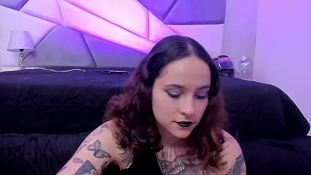 AnnyThompson  online show from February 14, 9:10 pm