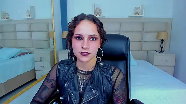 AnnyThompson  online show from October 10, 9:03 pm