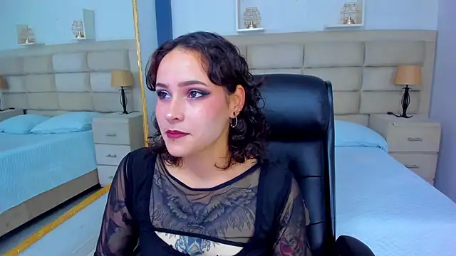 AnnyThompson  online show from October 27, 9:08 pm