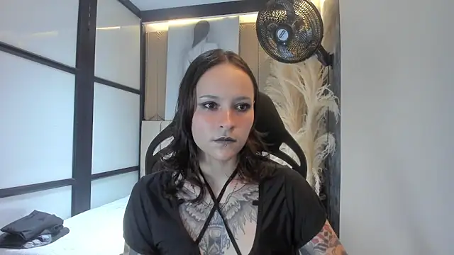 AnnyThompson  online show from March 23, 10:25 pm