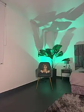 Snapshot of milaivanova chatting on November 18, 10:36 pm milaivanova online show from November 18, 10:36 pm