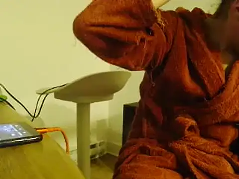 Snapshot of L0cKyseven77 chatting on January 30, 4:37 am L0cKyseven77 online show from January 30, 4:37 am