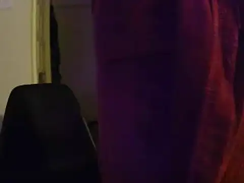 Snapshot of L0cKyseven77 chatting on February 1, 12:18 am L0cKyseven77 online show from February 1, 12:18 am