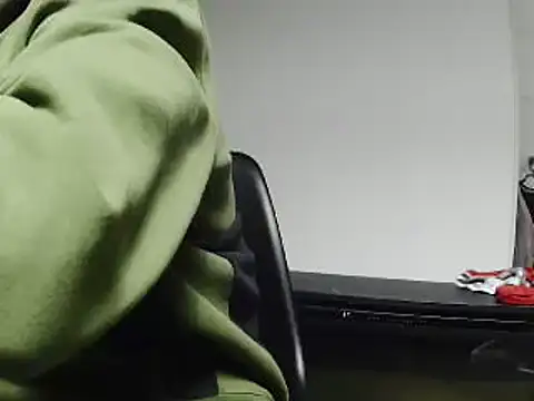 Snapshot of L0cKyseven77 chatting on February 14, 4:26 am L0cKyseven77 online show from February 14, 4:26 am