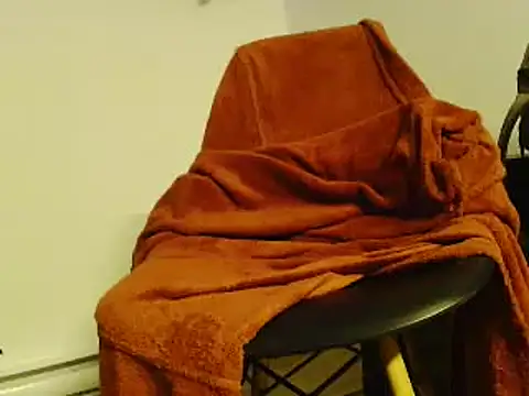 Snapshot of L0cKyseven77 chatting on February 17, 5:47 am L0cKyseven77 online show from February 17, 5:47 am