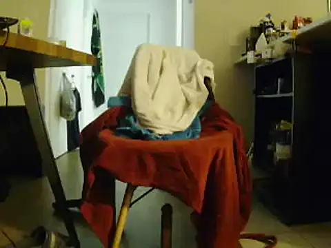 Snapshot of L0cKyseven77 chatting on February 23, 5:56 am L0cKyseven77 online show from February 23, 5:56 am