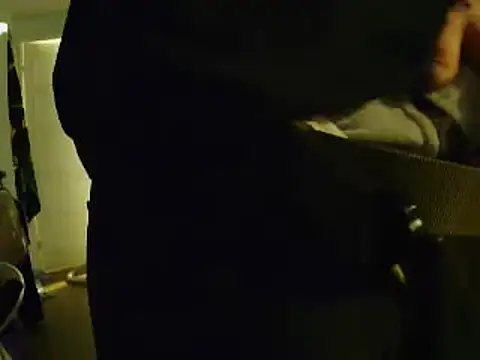 Snapshot of L0cKyseven77 chatting on March 4, 1:45 am L0cKyseven77 online show from March 4, 1:45 am