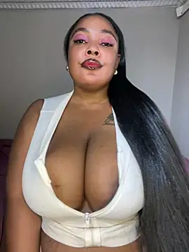 Snapshot of Katamia25 chatting on January 12, 6:38 pm Katamia25 online show from January 12, 6:38 pm