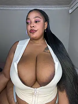 Snapshot of Katamia25 chatting on January 18, 4:04 am Katamia25 online show from January 18, 4:04 am