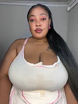 Snapshot of Katamia25 chatting on January 19, 5:48 am Katamia25 online show from January 19, 5:48 am