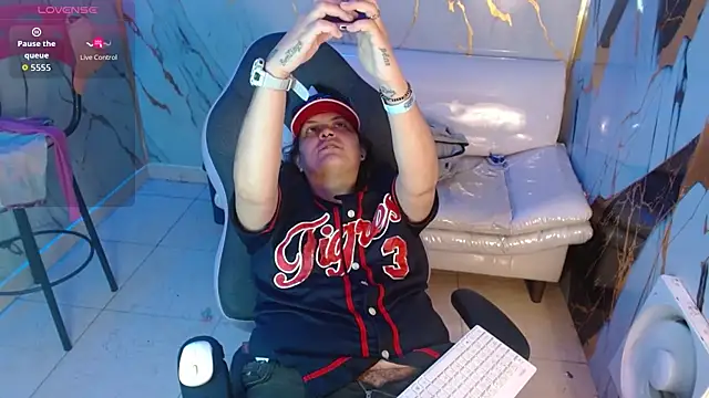 snowflake xxx online show from January 18, 4:16 am