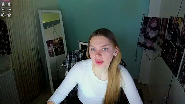 Molly sweetie online show from March 17, 7:02 am