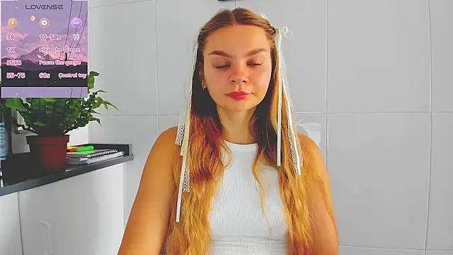 Molly sweetie online show from July 8, 6:40 am
