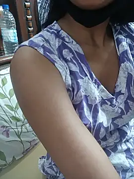 Snapshot of Yours-Bebo chatting on July 16, 6:30 am Yours-Bebo online show from July 16, 6:30 am