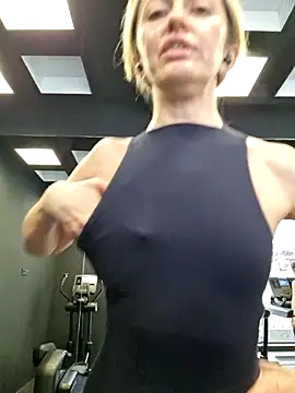 Snapshot of Miss____Mia_ chatting on February 28, 12:09 pm Miss Mia online show from February 28, 12:09 pm