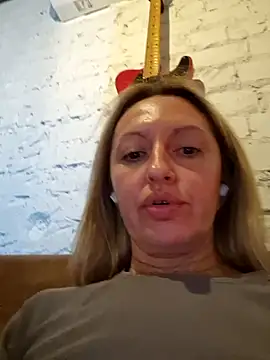 Snapshot of Miss____Mia_ chatting on September 28, 8:52 am Miss Mia online show from September 28, 8:52 am