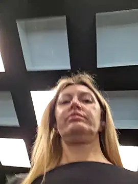 Snapshot of Miss____Mia_ chatting on November 16, 8:53 am Miss Mia online show from November 16, 8:53 am