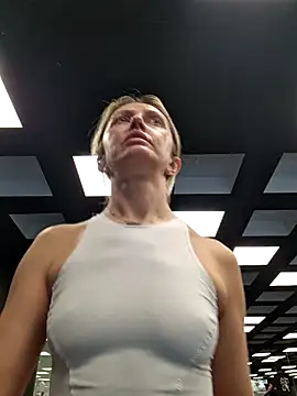 Miss    Mia  online show from December 4, 9:51 am