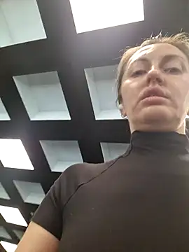 Miss    Mia  online show from March 7, 9:28 am