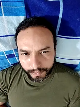 Snapshot of ElSunEagle chatting on January 30, 5:09 am ElSunEagle online show from January 30, 5:09 am