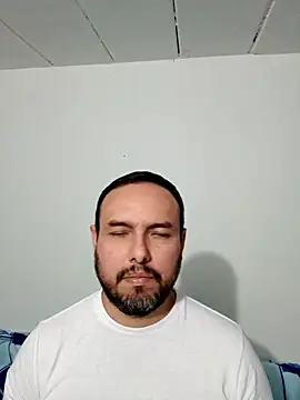 Snapshot of ElSunEagle chatting on October 11, 3:50 am ElSunEagle online show from October 11, 3:50 am