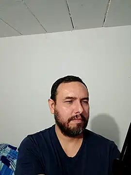 Snapshot of ElSunEagle chatting on October 25, 4:42 am ElSunEagle online show from October 25, 4:42 am