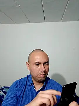 Snapshot of ElSunEagle chatting on November 3, 4:14 am ElSunEagle online show from November 3, 4:14 am