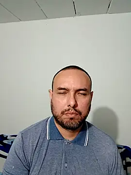 Snapshot of ElSunEagle chatting on November 22, 5:17 am ElSunEagle online show from November 22, 5:17 am