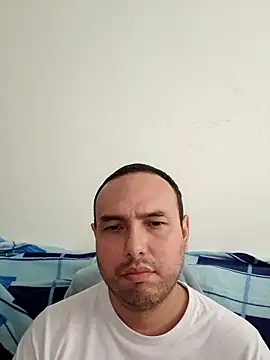 Snapshot of ElSunEagle chatting on December 17, 3:07 pm ElSunEagle online show from December 17, 3:07 pm