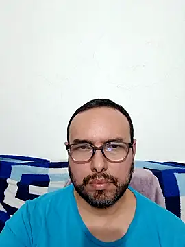 Snapshot of ElSunEagle chatting on January 7, 12:24 am ElSunEagle online show from January 7, 12:24 am