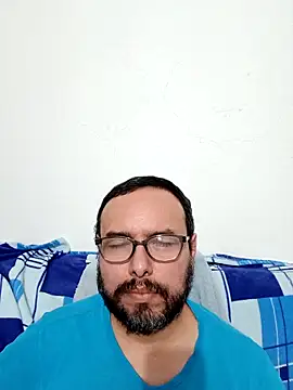 Snapshot of ElSunEagle chatting on February 1, 1:15 am ElSunEagle online show from February 1, 1:15 am