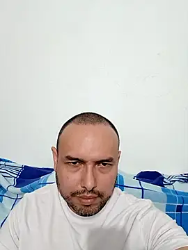 Snapshot of ElSunEagle chatting on February 13, 12:50 am ElSunEagle online show from February 13, 12:50 am