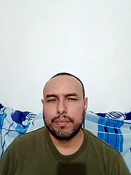 Snapshot of ElSunEagle chatting on February 19, 12:28 am ElSunEagle online show from February 19, 12:28 am