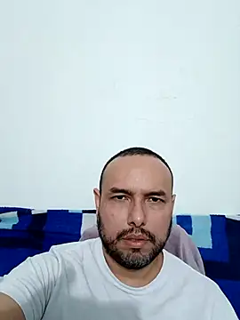 Snapshot of ElSunEagle chatting on February 23, 1:14 am ElSunEagle online show from February 23, 1:14 am