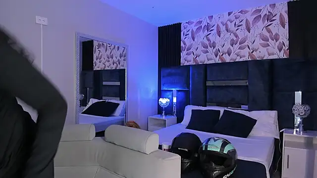 GiselOrtiz online show from February 13, 10:55 am