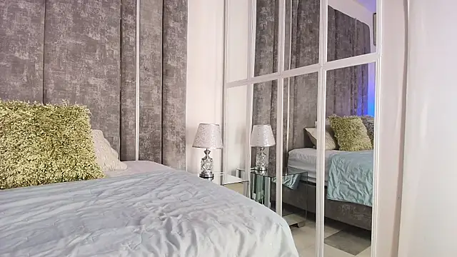 GiselOrtiz online show from April 1, 10:49 am