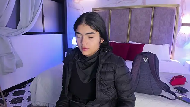 GiselOrtiz online show from April 7, 7:20 am