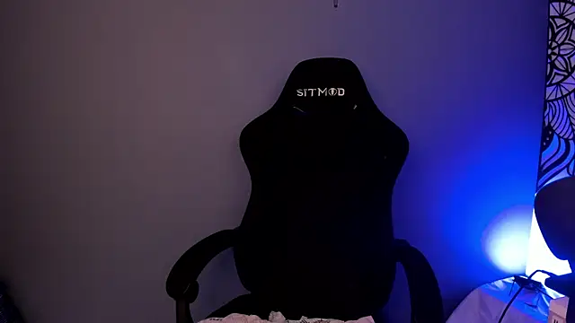 LouaneBourVip online show from December 11, 2:33 pm